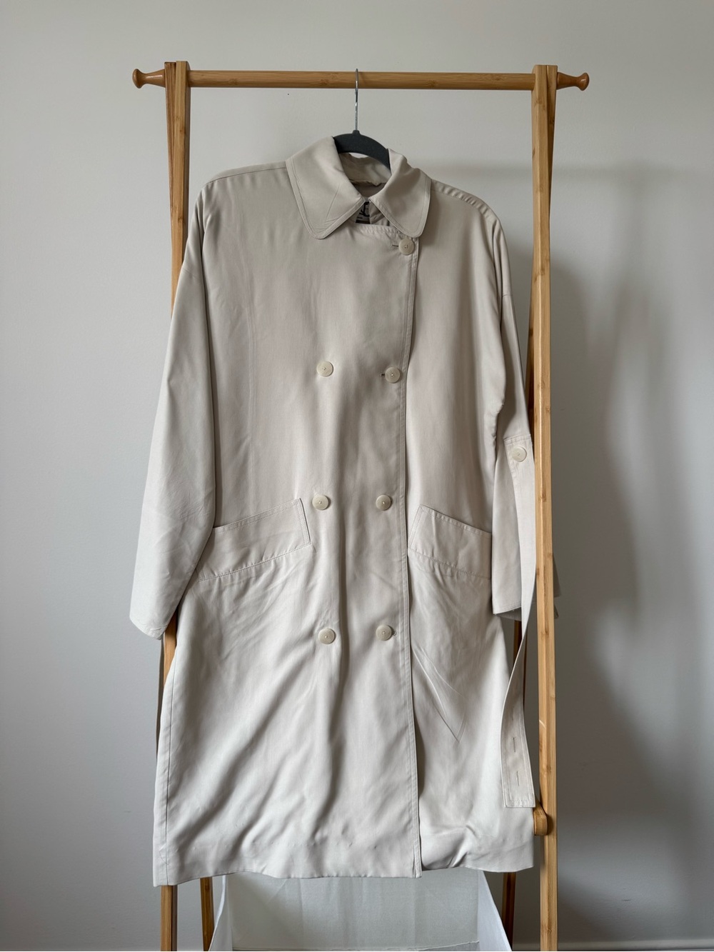 Babaton Light Beige Trench Coat - Picture 2 of 16